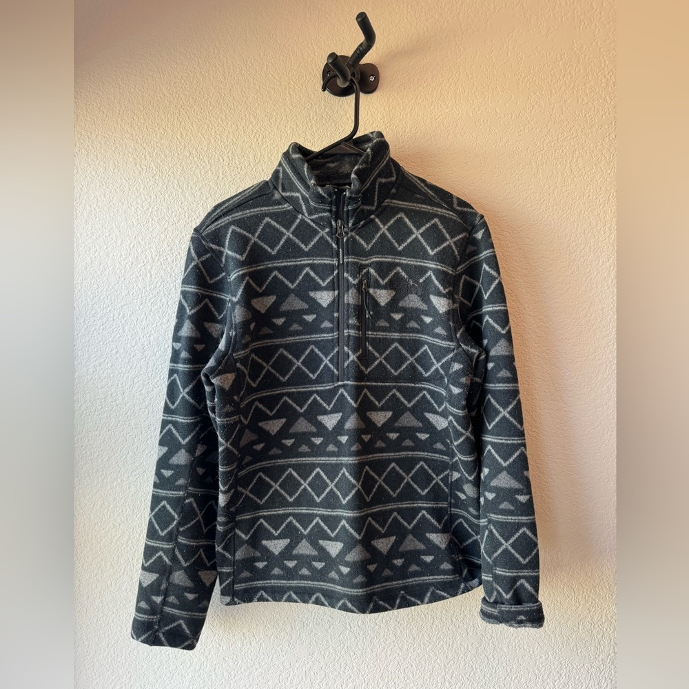Northface fleece pullover. Men’s small.
